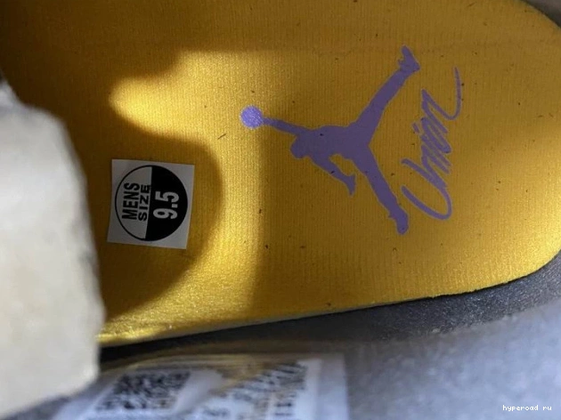 4 Air Moss Desert DJ5718-300 x SP Jordan Union 1101